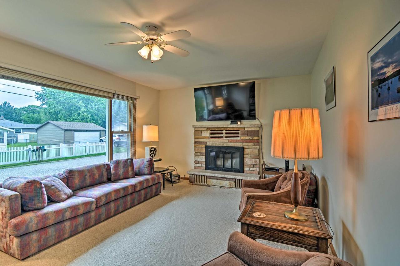 Lake Huron House With Grill And Beach Access! East Tawas Экстерьер фото