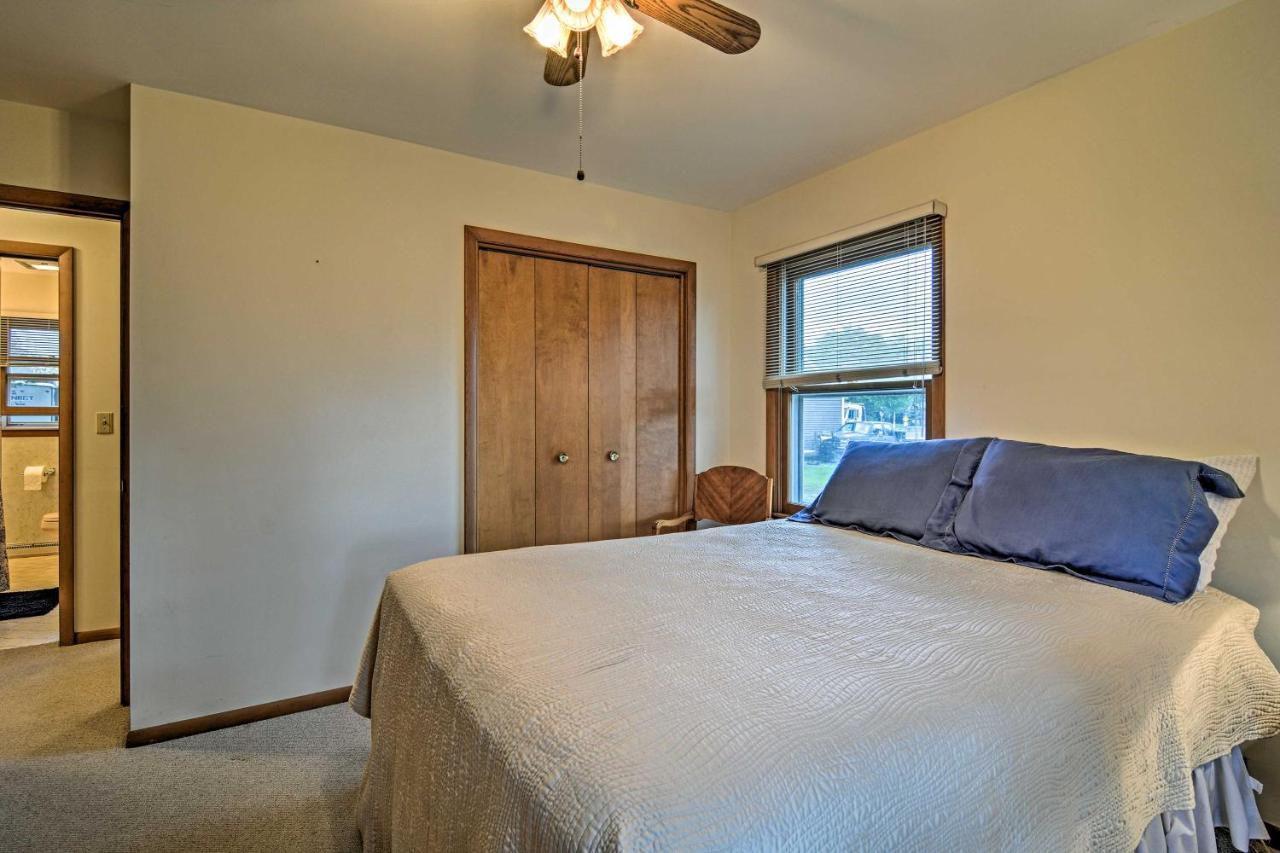 Lake Huron House With Grill And Beach Access! East Tawas Экстерьер фото