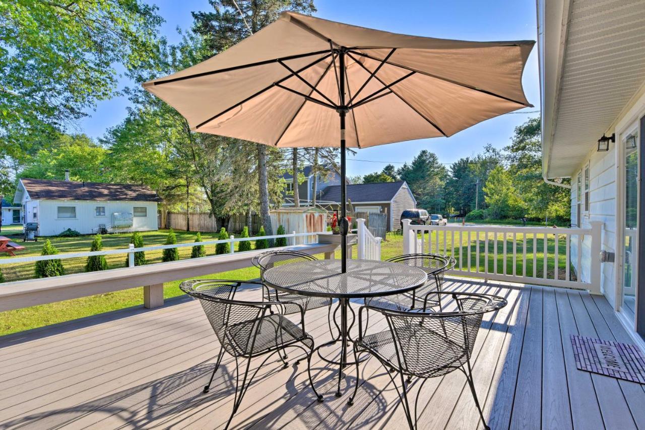 Lake Huron House With Grill And Beach Access! East Tawas Экстерьер фото