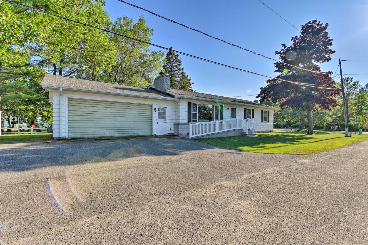 Lake Huron House With Grill And Beach Access! East Tawas Экстерьер фото