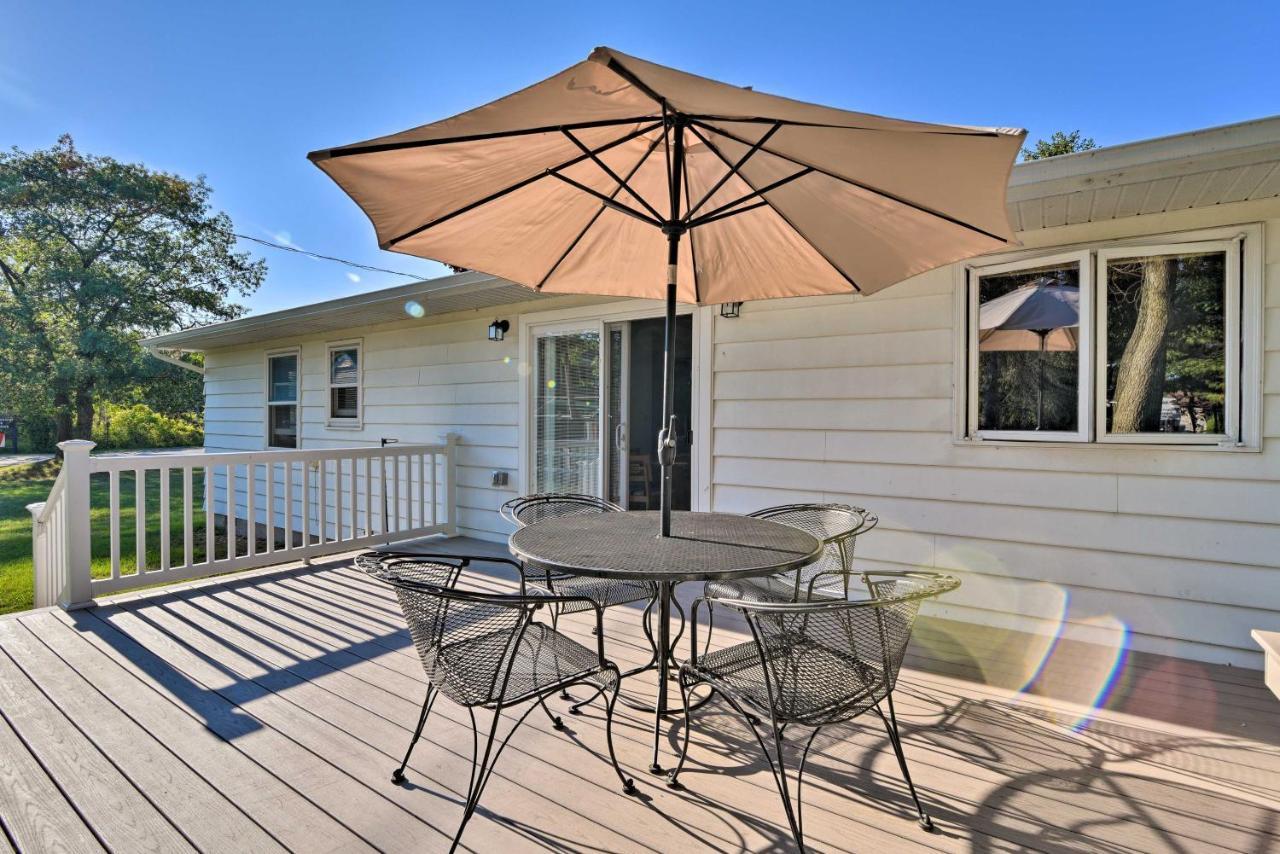 Lake Huron House With Grill And Beach Access! East Tawas Экстерьер фото