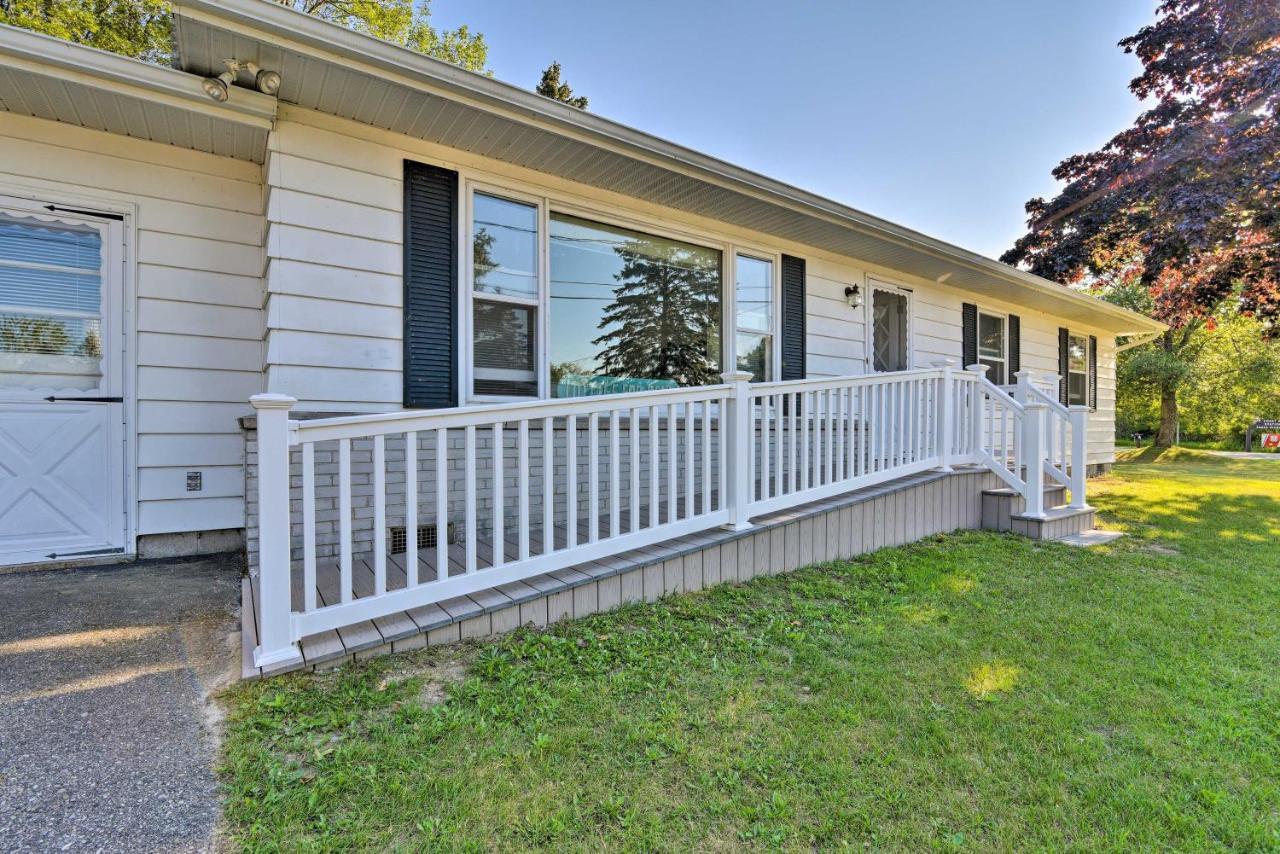 Lake Huron House With Grill And Beach Access! East Tawas Экстерьер фото