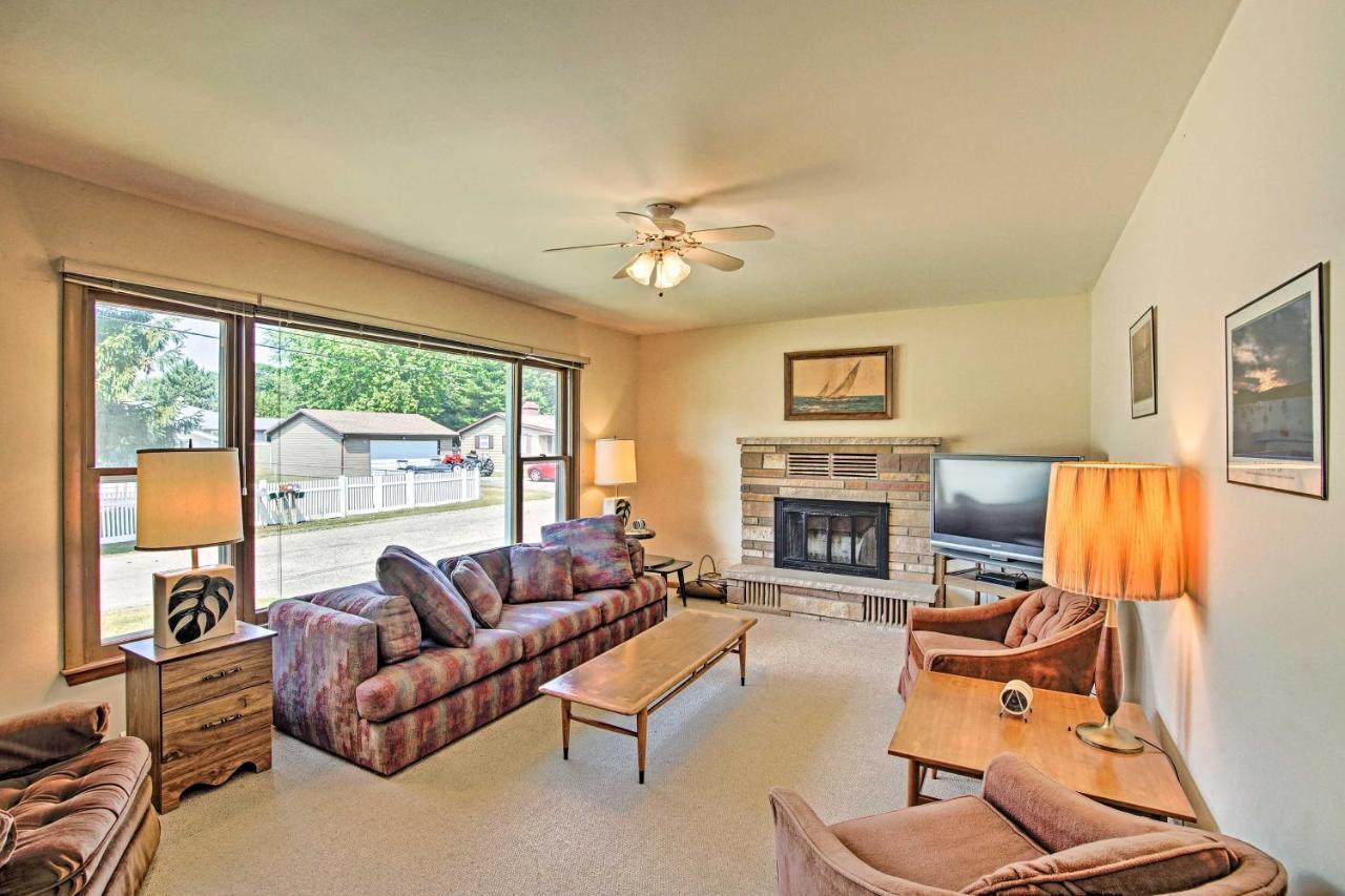 Lake Huron House With Grill And Beach Access! East Tawas Экстерьер фото